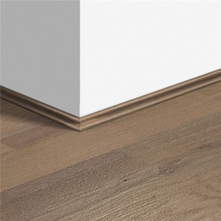 Scotia is designed to bridge this gap and provide a stylish finish to any flooring project. Depending on various ambient conditions such as humidity, temperature, and moisture ingress, all varieties of flooring materials experience a continuous process of expansion and contraction. To avoid damage to the floor, expansion gaps must be left around the edges of rooms to accommodate this natural movement of the flooring. Dimension: 2400 x 12 x 12mm Material： Stone Plastic Composite